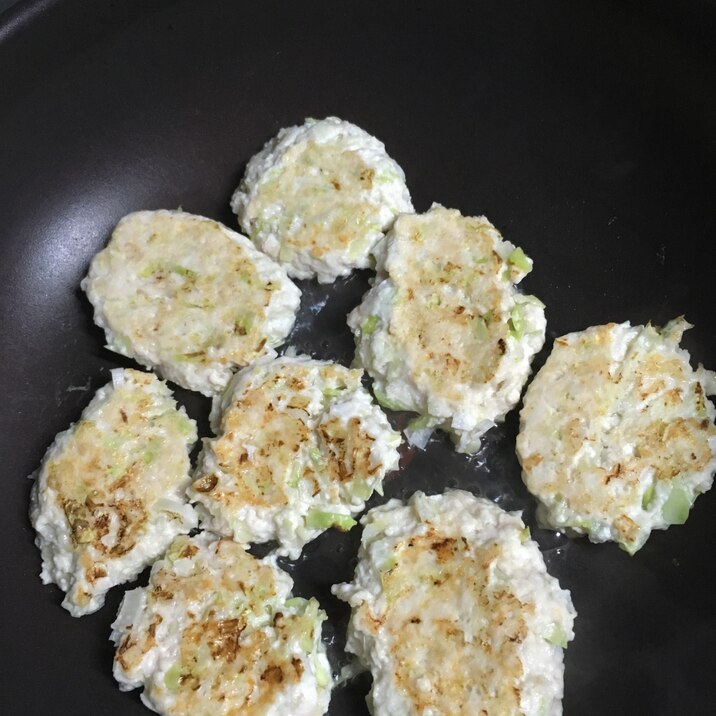 離乳食 キャベツとねぎの鶏肉バーグ